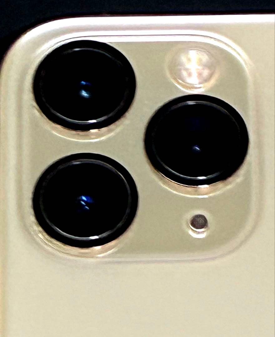 iPhone 11 Pro 64GB ゴールド 美品です。