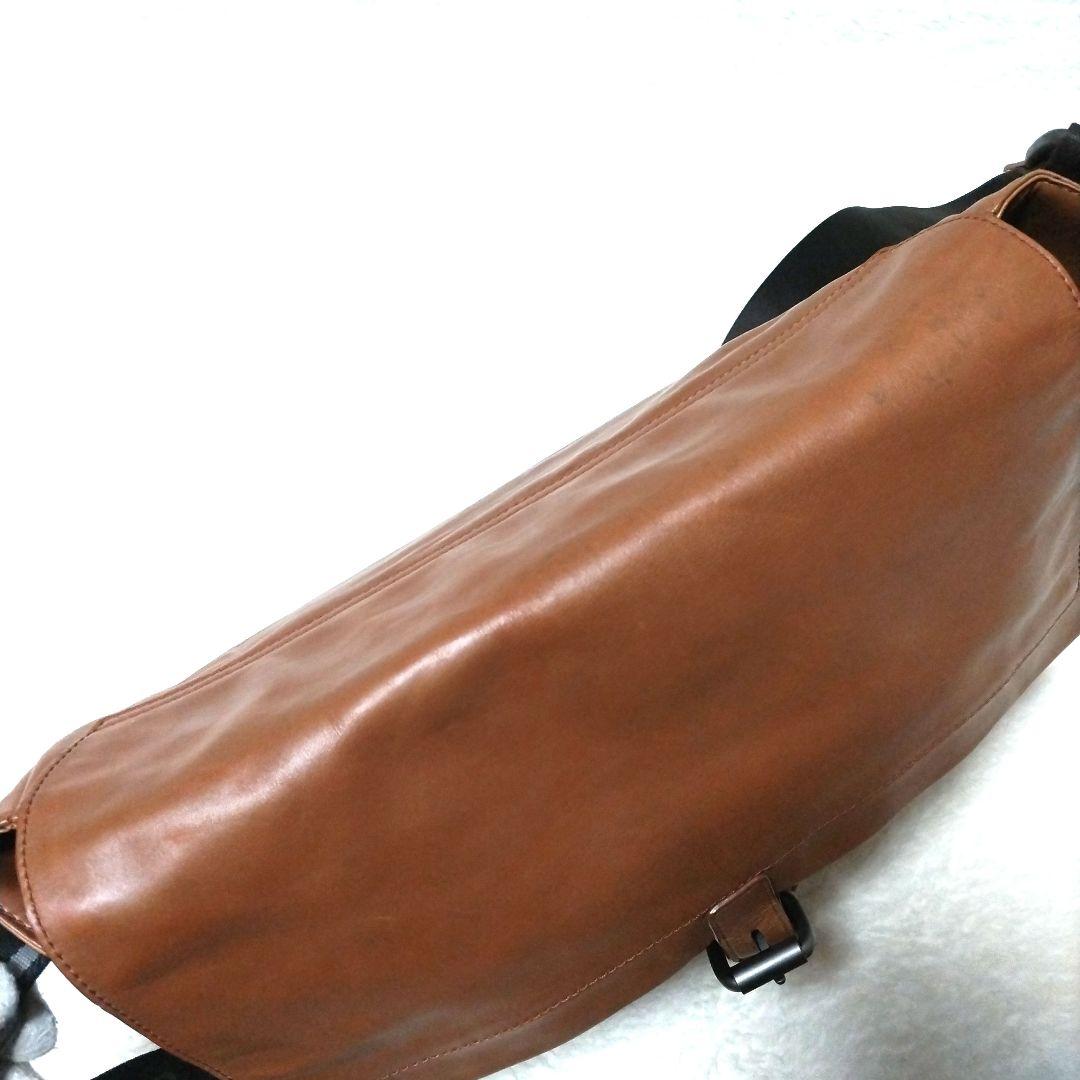【激レア】BOSS ヒューゴボス カウスキン レザー ロゴ メッセンジャーバッグ
