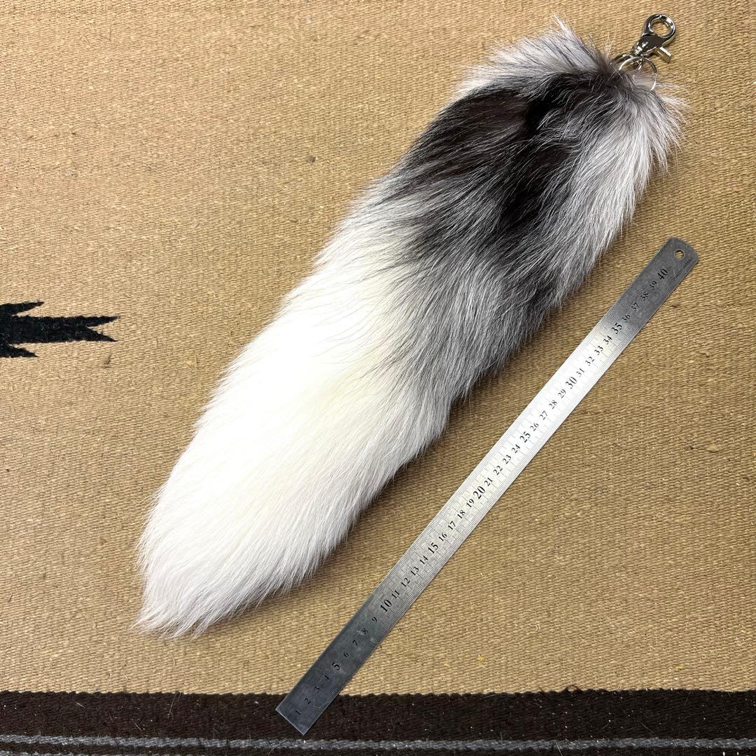 特大　アークティックマーブルフォックス　ファーテール　狐毛皮　尻尾　キーホルダー