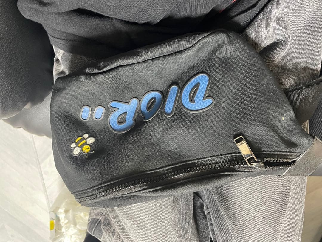 バッグ dior kaws waist bag