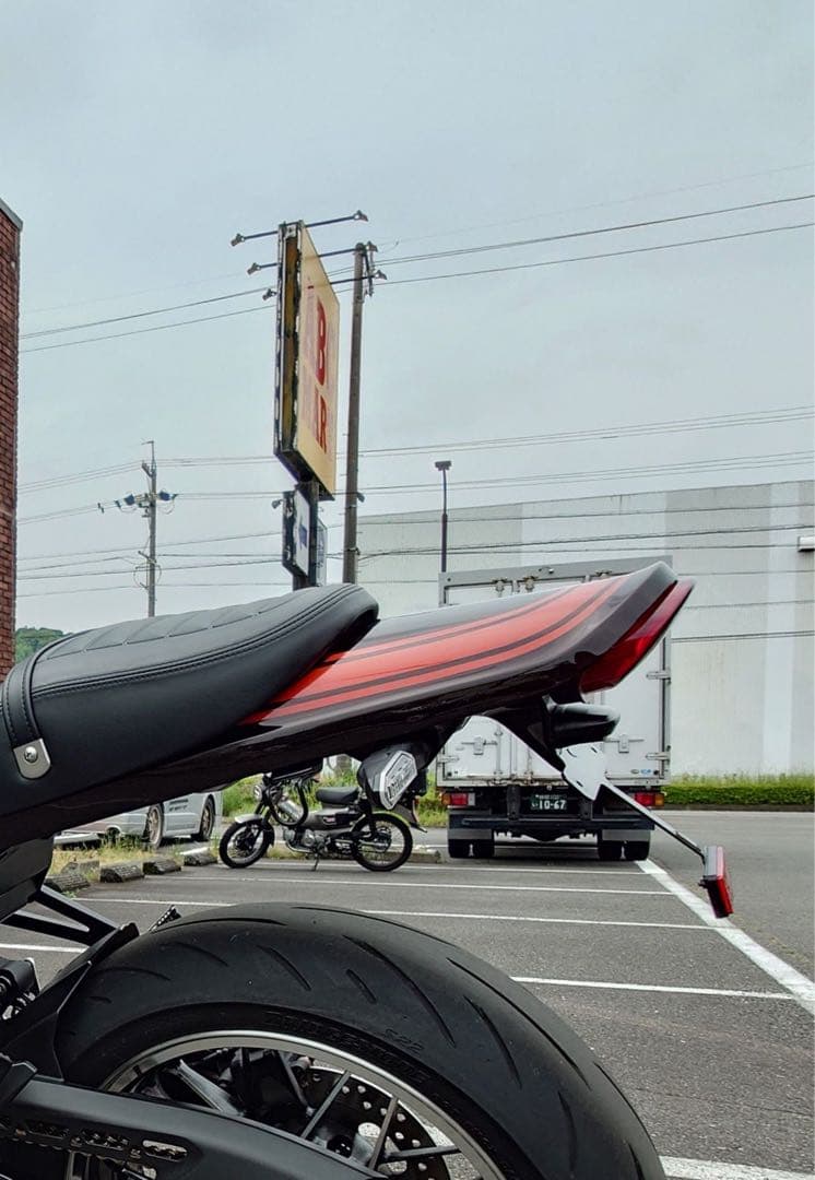 Z900RS シックデザイン　ロングテールカウル