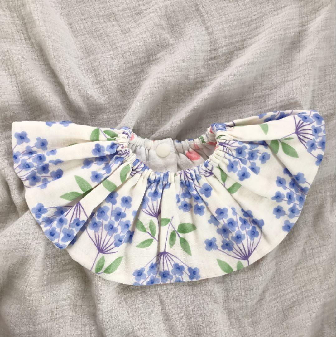 ★ピンク水玉×ブルーフラワー★ ハンドメイド リバーシブル スタイ 花柄 北欧