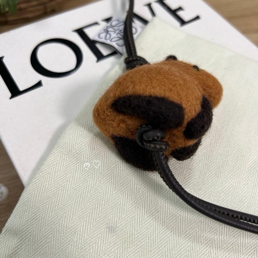 LOEWEロエベ　カピバラチャーム　キーホルダーバッグチャーム　アナグラムペブル