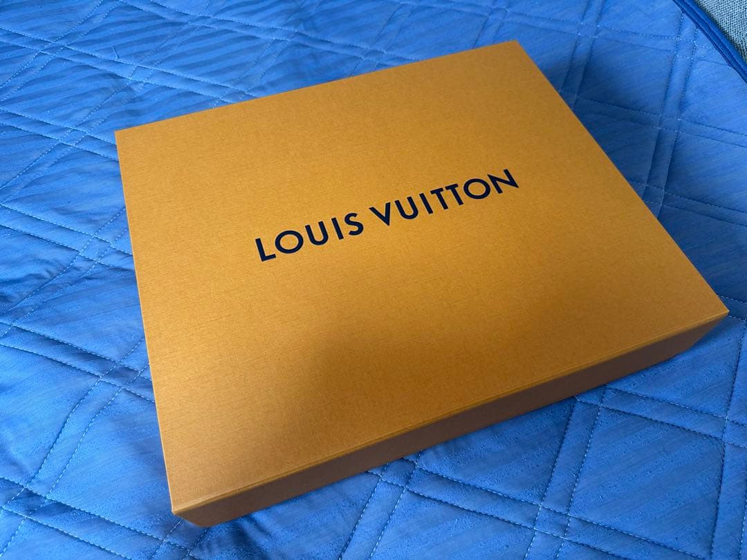 Louis Vuitton マフラー 箱付き