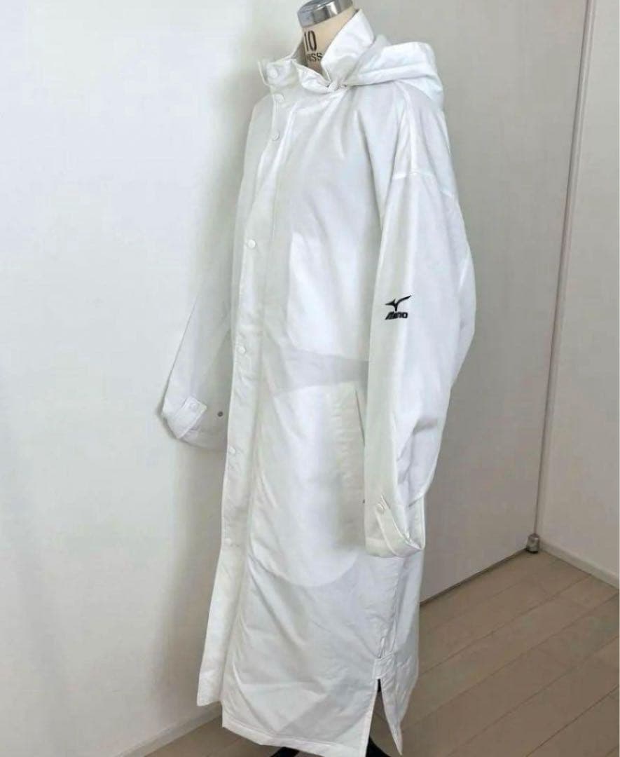 新品タグ付き✨ミズノ　mizuno ベンチコート　白　ホワイト 刺繍マーク L