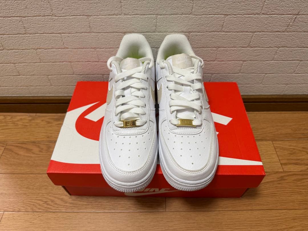 NIKE Air Force 1 07 NN ホワイト ベージュ
