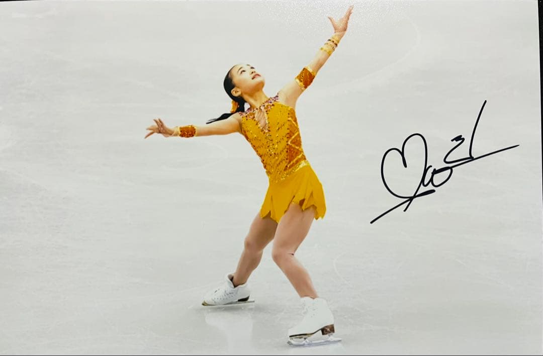 島田麻央 直筆サイン付き写真 世界女王 女子フィギュアスケート　証明書付 1枚