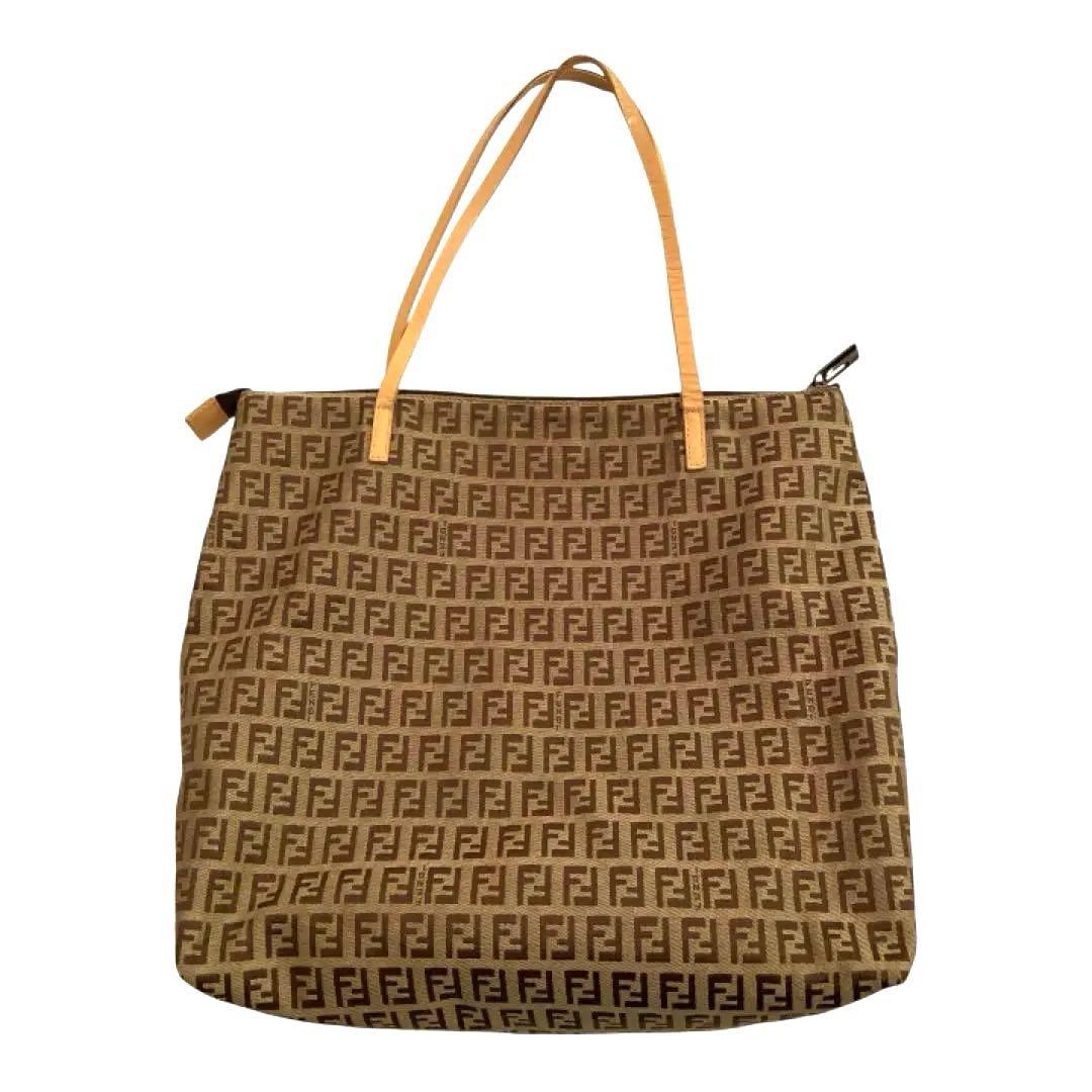 【正規品】フェンディ FENDI トートバッグ ズッカ柄 肩掛け 茶系 A4可
