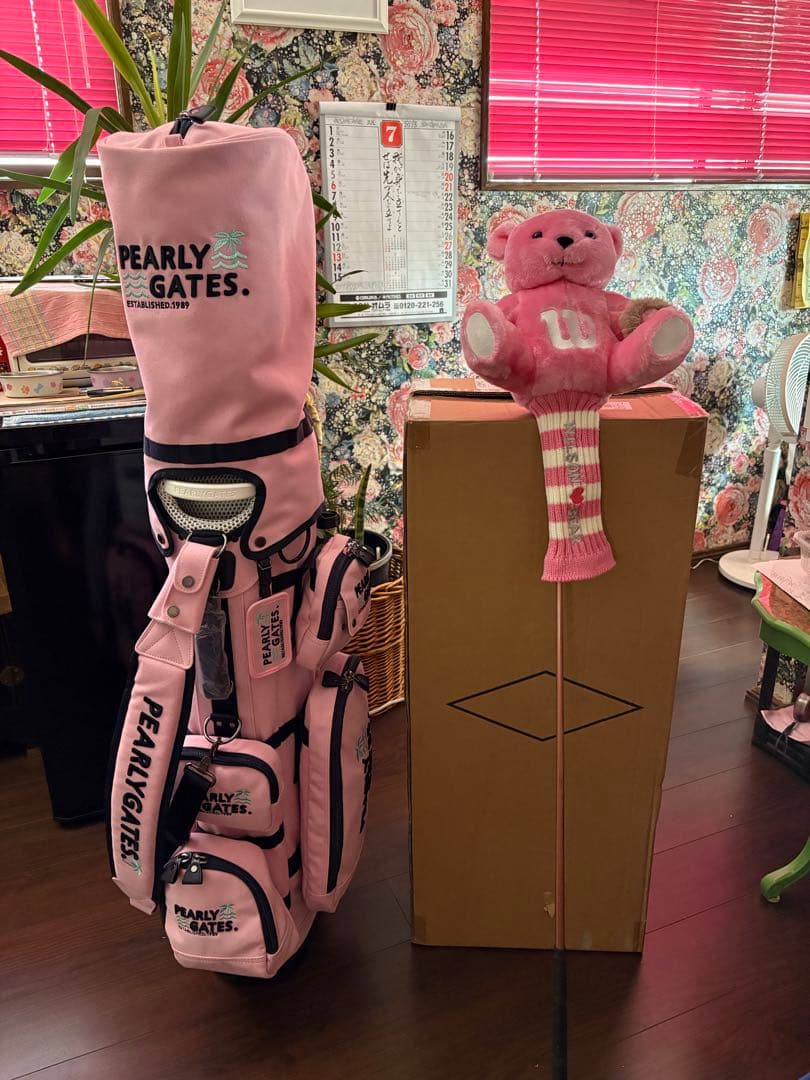 PEARLY GATES ピンクゴルフバッグとウィルソンドライバーヘッドカバー