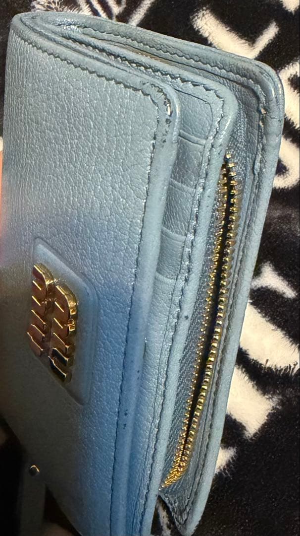 miu miu 盾ロゴ　折りたたみ財布