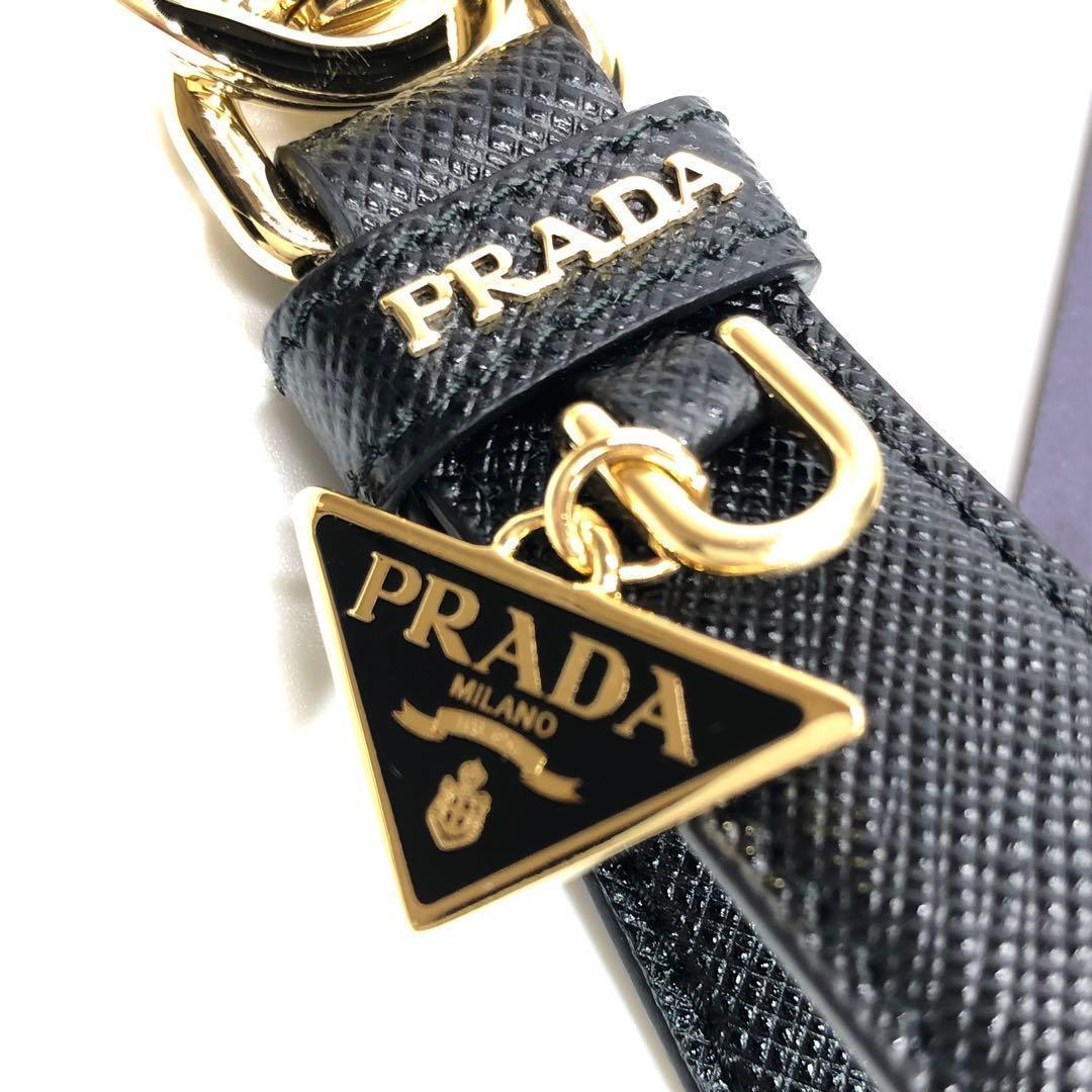 未使用✨日本未入荷 箱付 プラダ サフィアーノ ロゴプレート付き キーリング