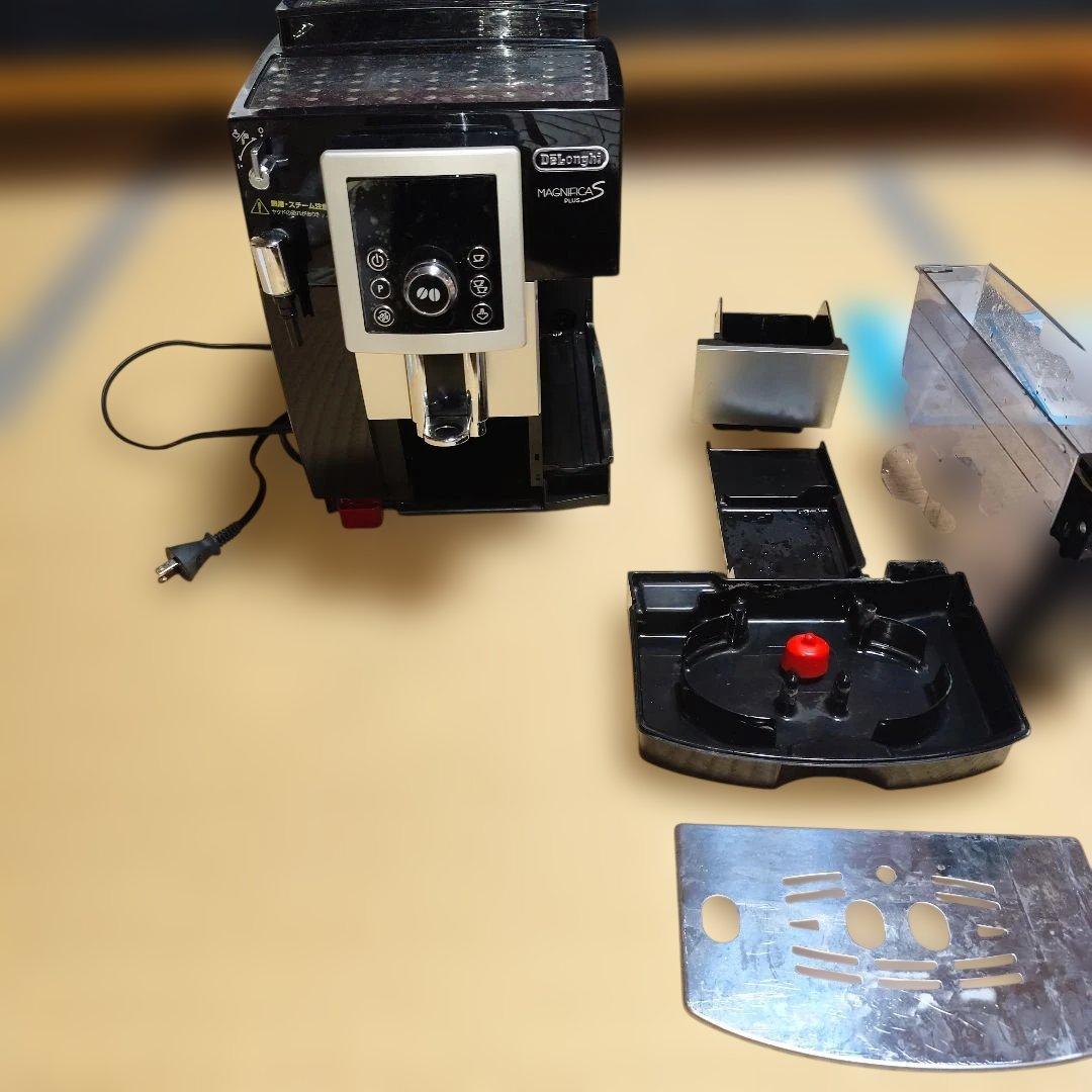 De'Longhi Magnifica S プラスエスプレッソマシン