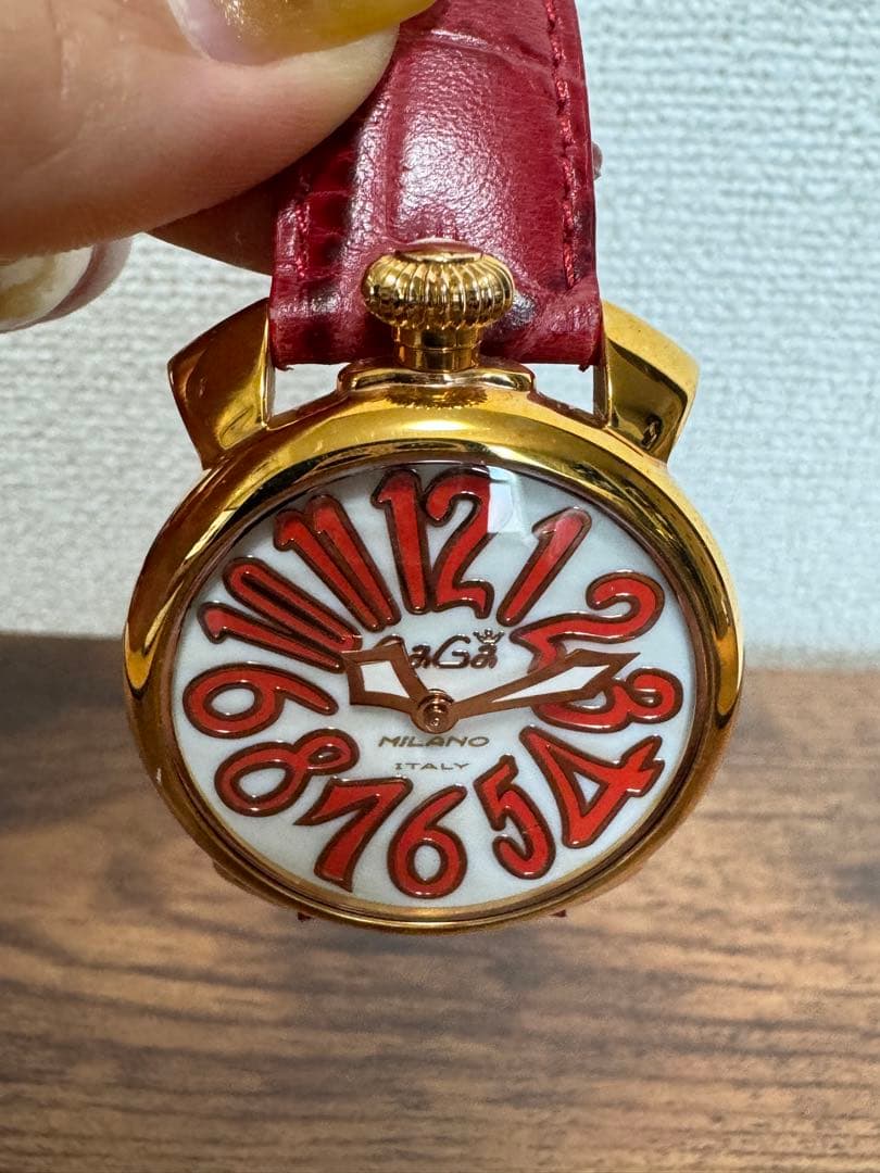 GaGa MILANO 手巻き時計 赤 レザー