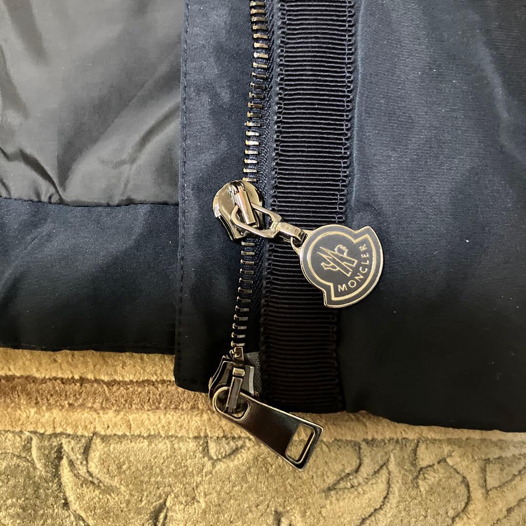 MONCLER ネイビー フード付きダウンジャケット　予約品