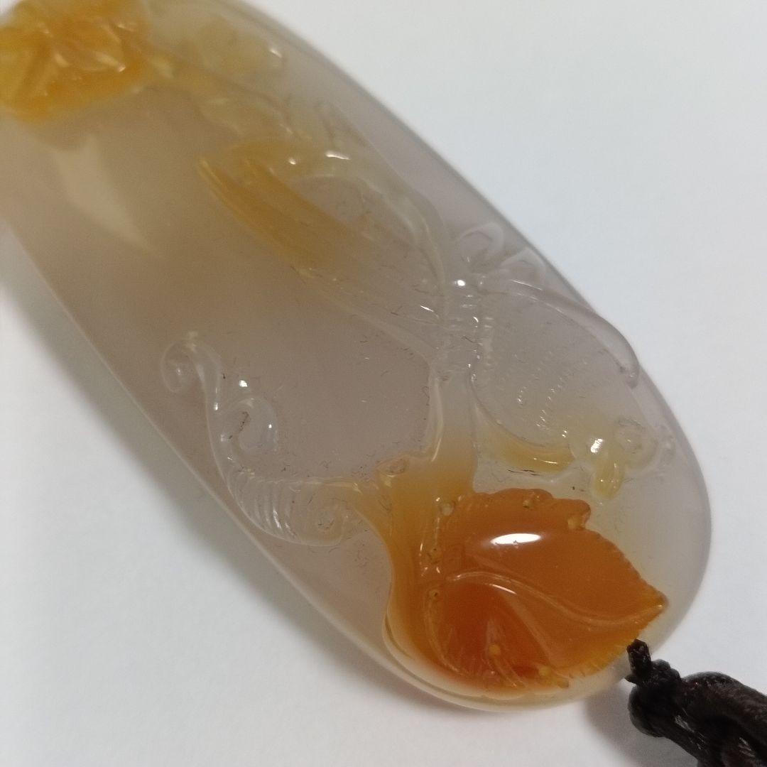 翡翠 ネックレス 金魚と花の彫刻　玉石
