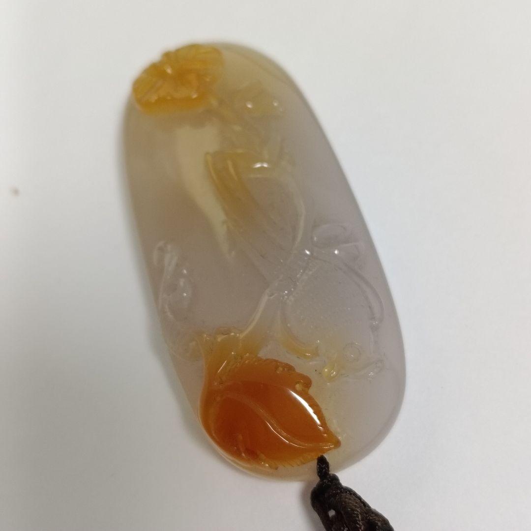 翡翠 ネックレス 金魚と花の彫刻　玉石