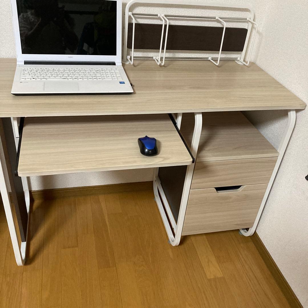 パソコンデスク 　（引き出し付き）