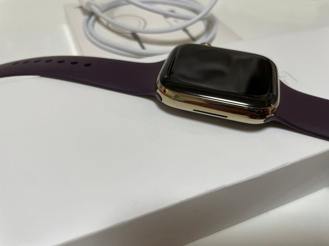 k*u様 アップルウォッチシリーズ7 ゴールドステンレススチールケー