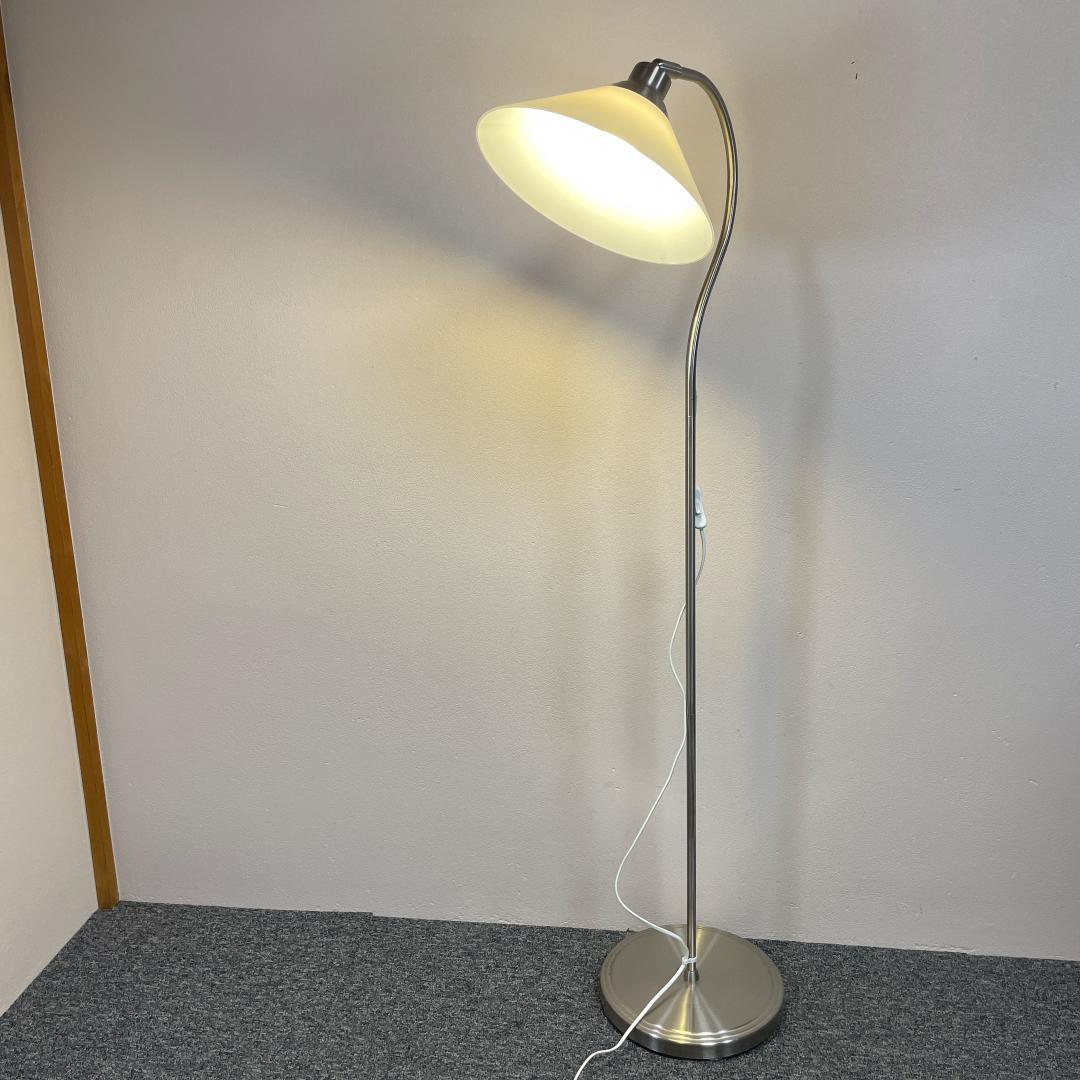 廃盤レアー　希少　IKEA KROBY フロアスタンド ホワイト　クロム
