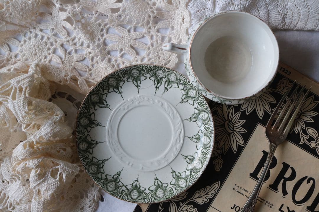 グリーン　Creil et montereau レリーフ　ソーサー　　c&s