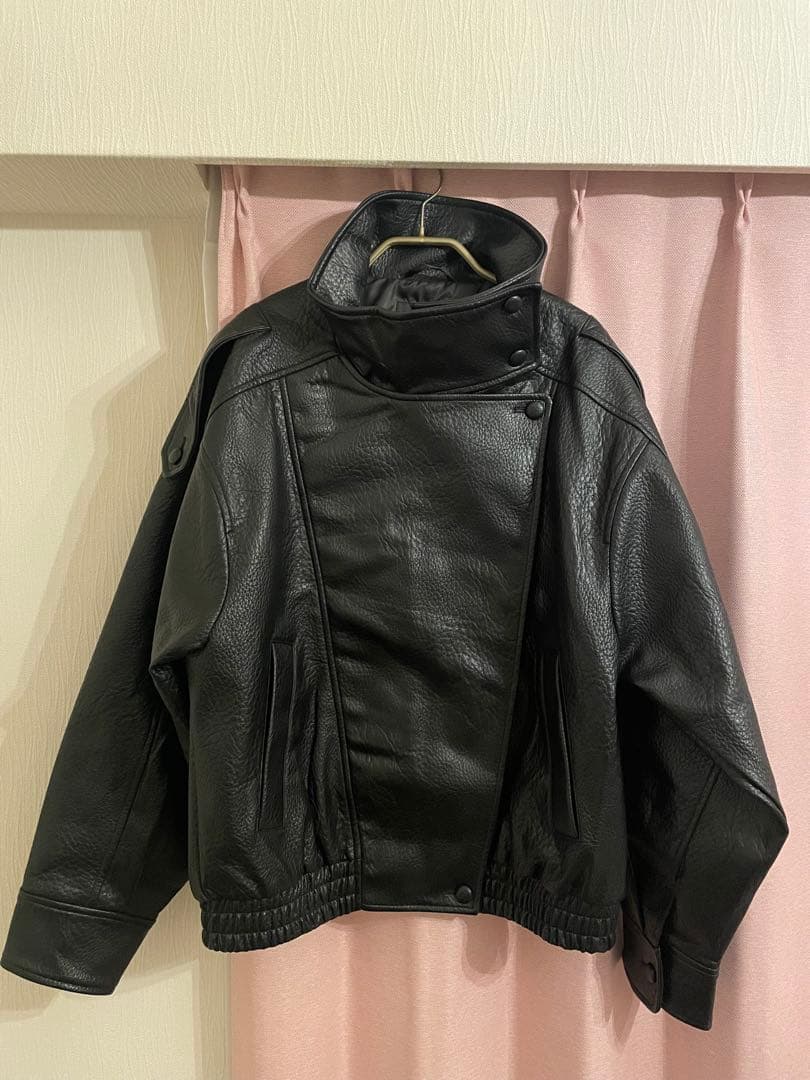 【ZARA】フェイクレザージャケット　S(海外サイズ)
