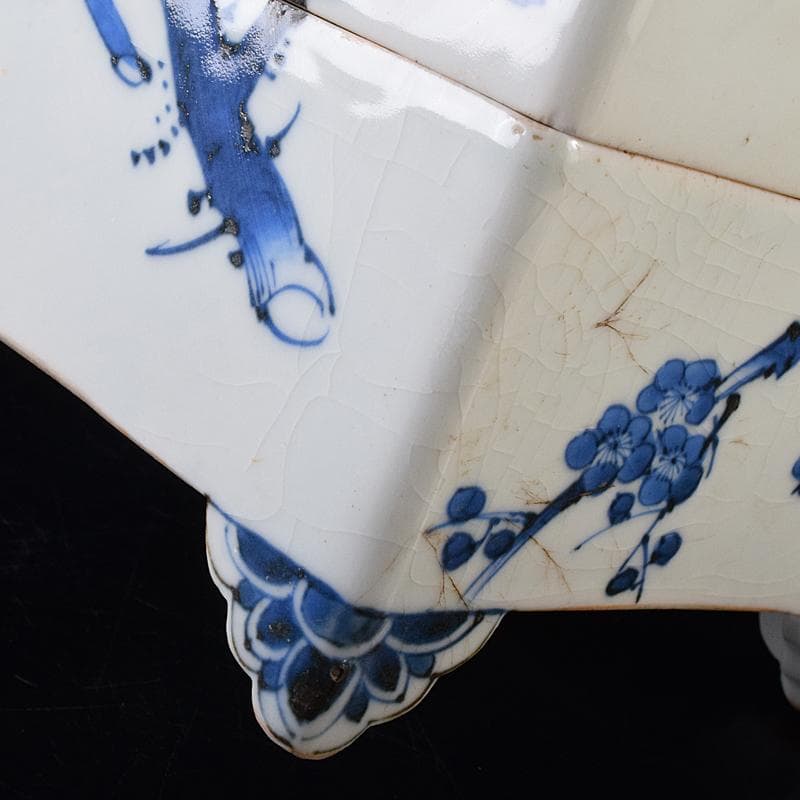 瀬戸焼　古瀬戸　染付　梅牡丹文　四方三段重箱　時代箱付　V　R8582