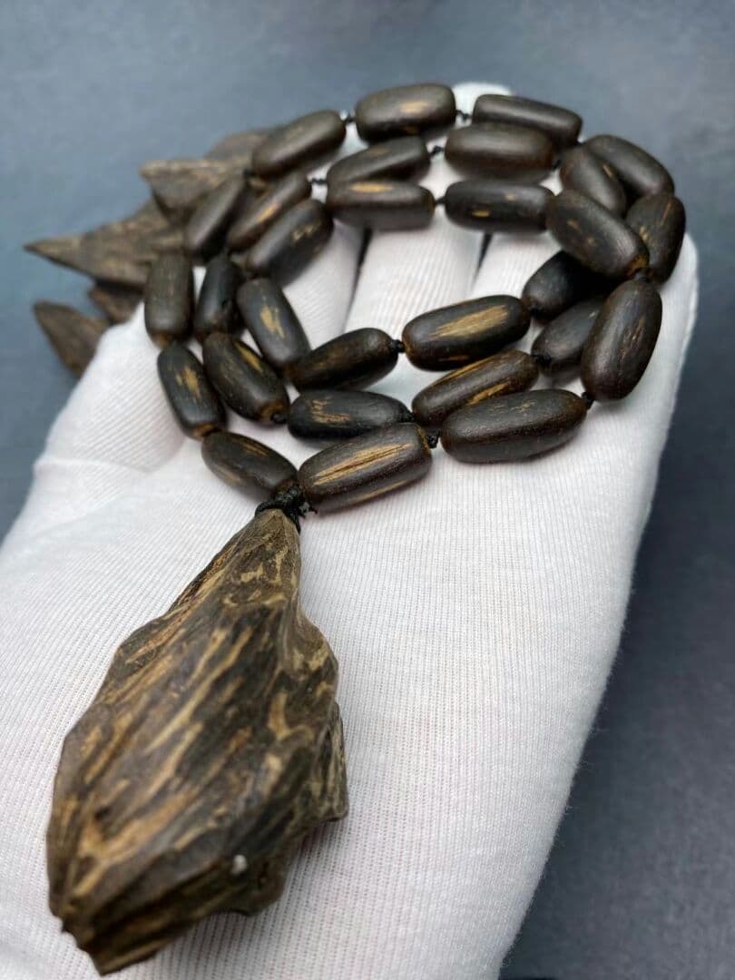 本物保证天然ベトナムじんー沈香ネックレス 芽荘むし虫もれ漏れ(収蔵ひん品)