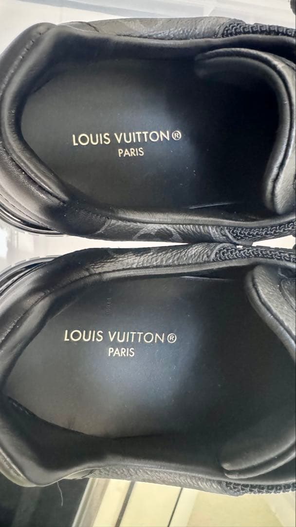 LOUIS VUITTON ブラック ランアウェイ・ライン スニーカー
