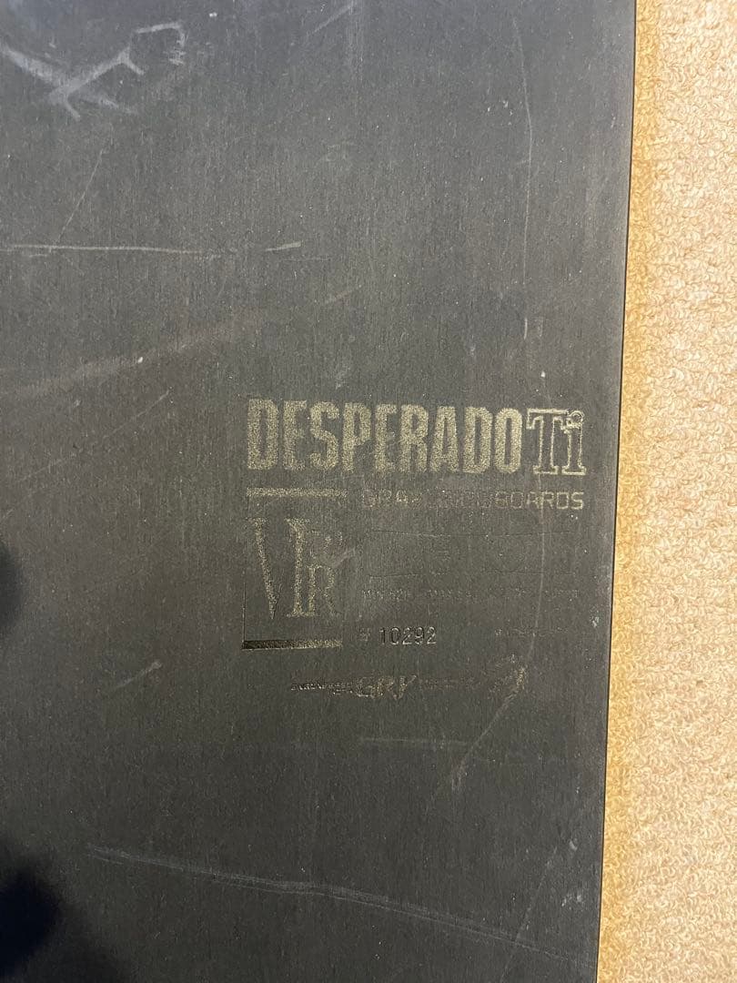 GRAY DESPERADO スノーボード 黒/赤