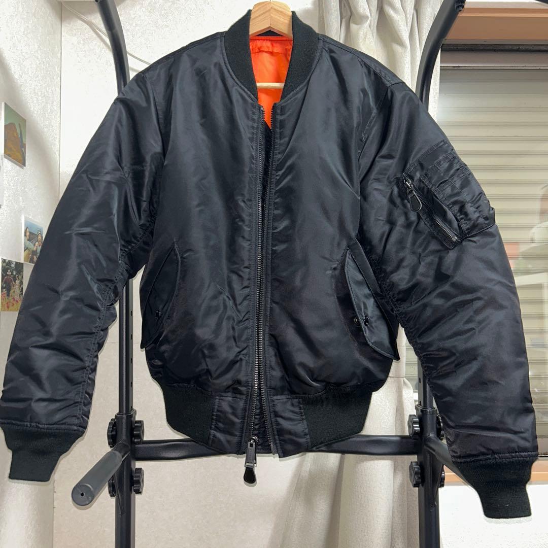 【美品】AVIREXアヴィレックスMA-1フライトMサイズ黒メンズレディース