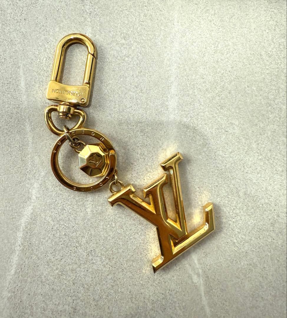 LV キーホルダー　ルイ・ヴィトン　キーホルダー　キーリング　ゴールド