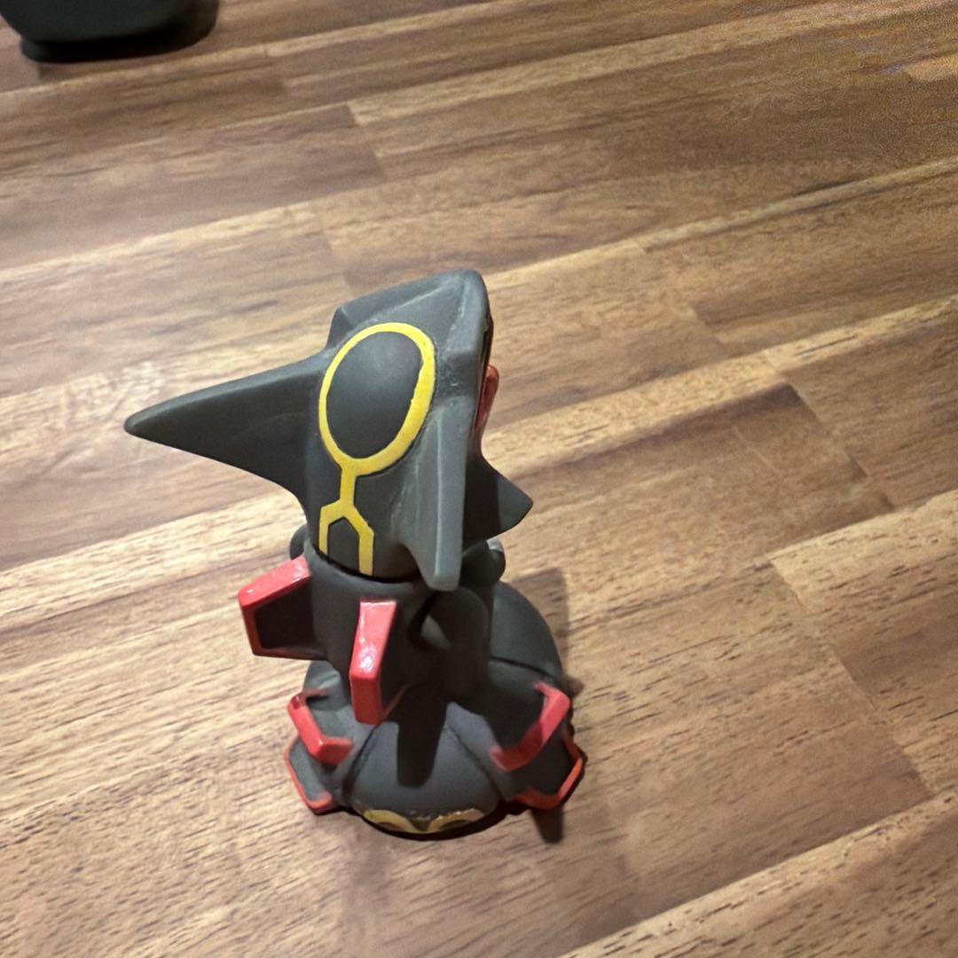 レックウザ　色違い　指人形　ポケモンキッズ