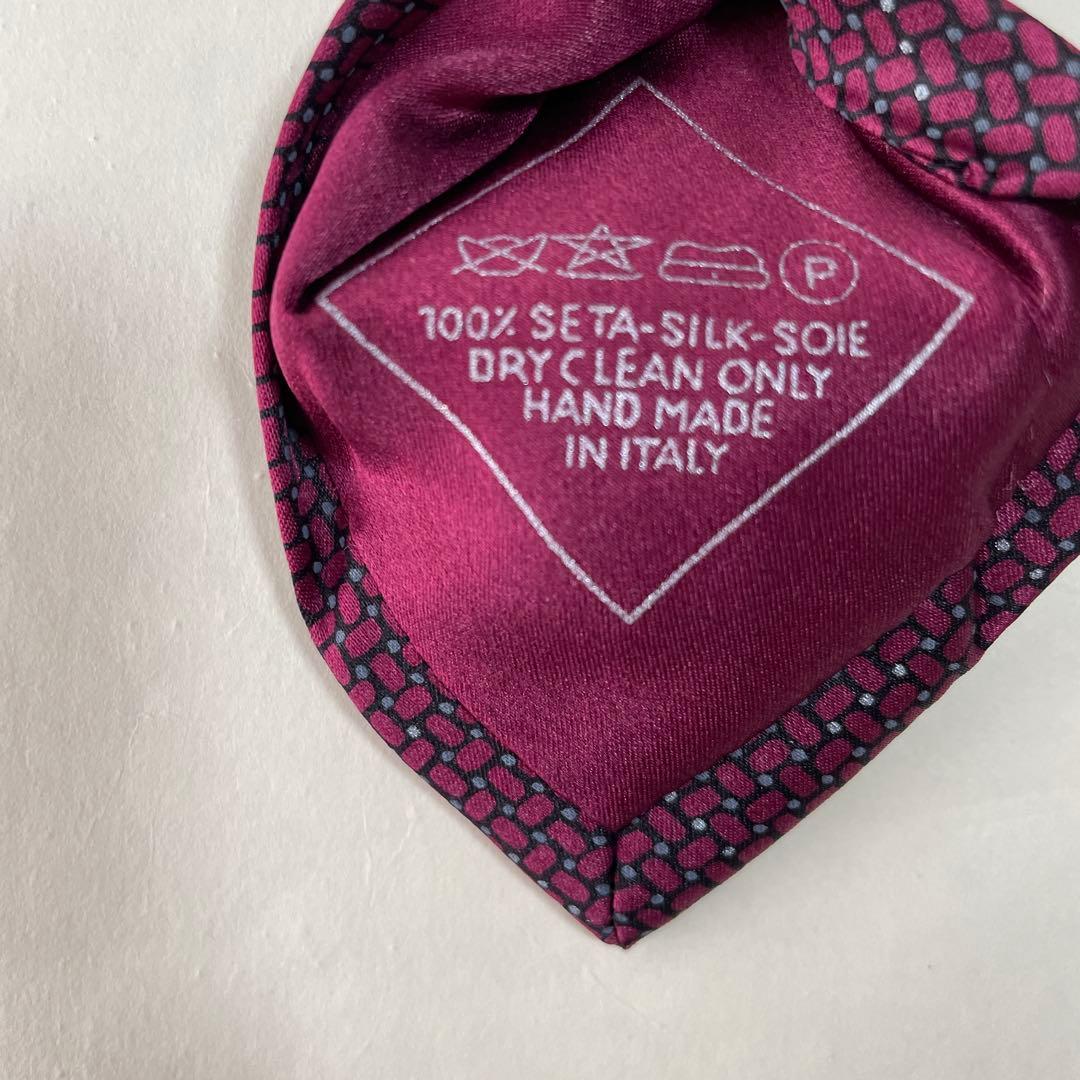 【ネクタイ】 BRIONi シルクプリーツ加工　フォーマル　紫と黒のストライプ