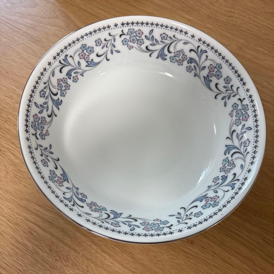 ノリタケ Blue waltz コレクションの19点セットです。