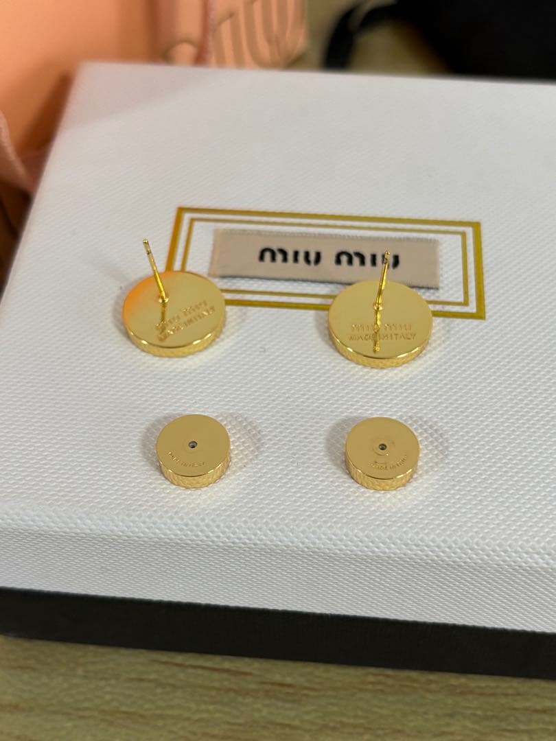 極美品 ミュウミュウピアス エナメルメタルピアス