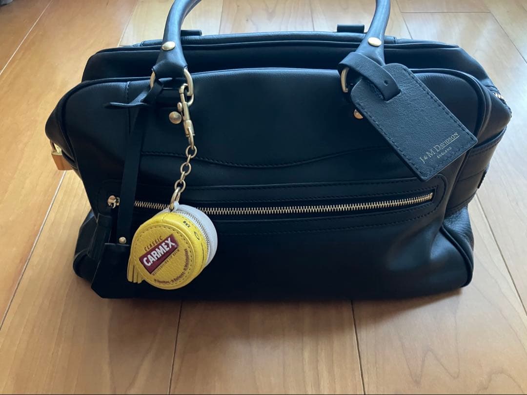 アニヤハインドマーチ「Carmex 」パース・チャーム イエロー