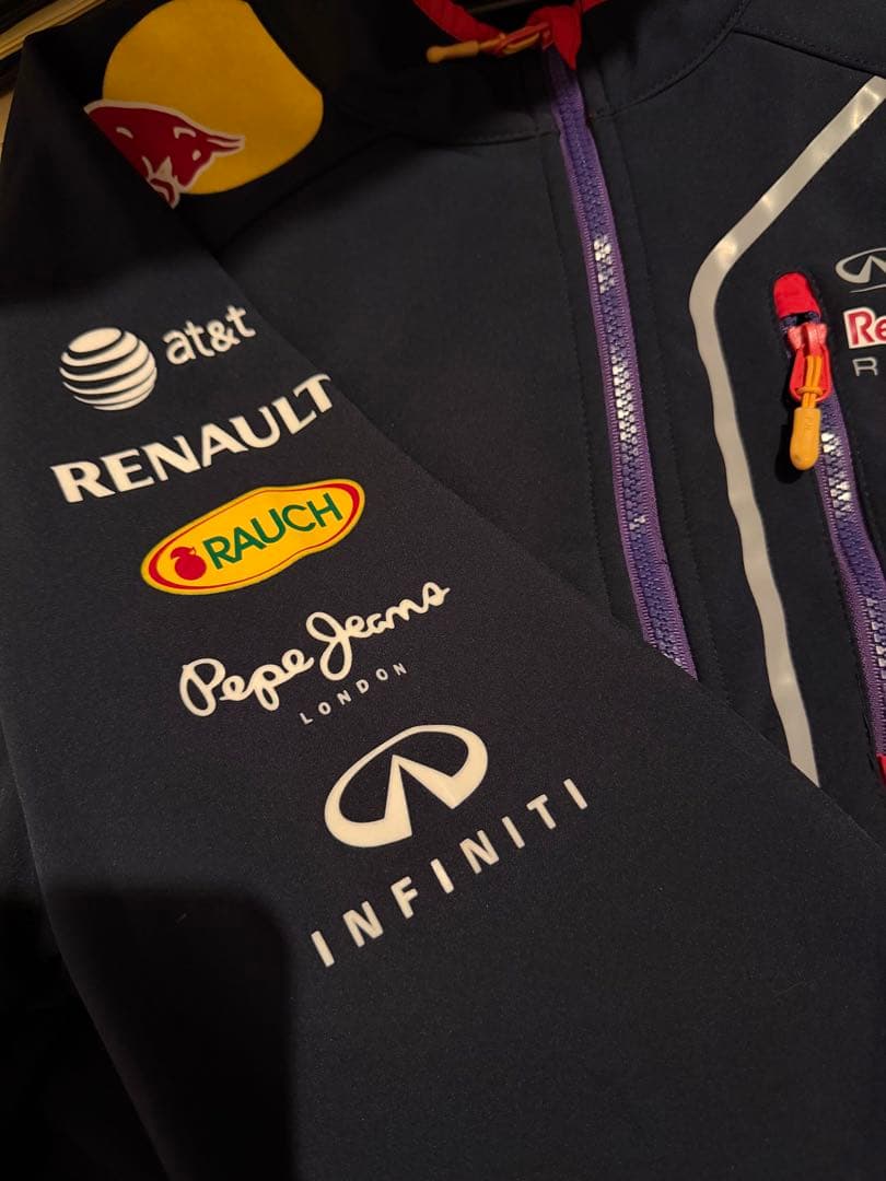 Red Bull Racing Pepe Jeans ソフトシェルジャケットM