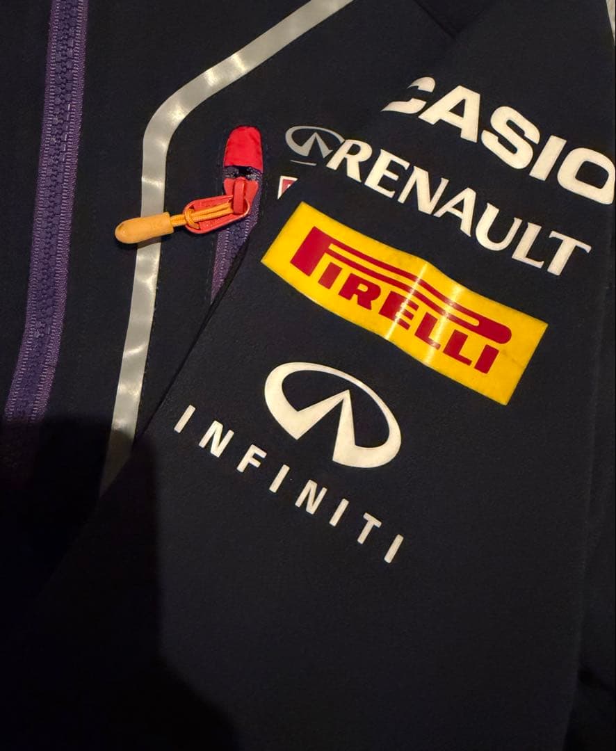 Red Bull Racing Pepe Jeans ソフトシェルジャケットM