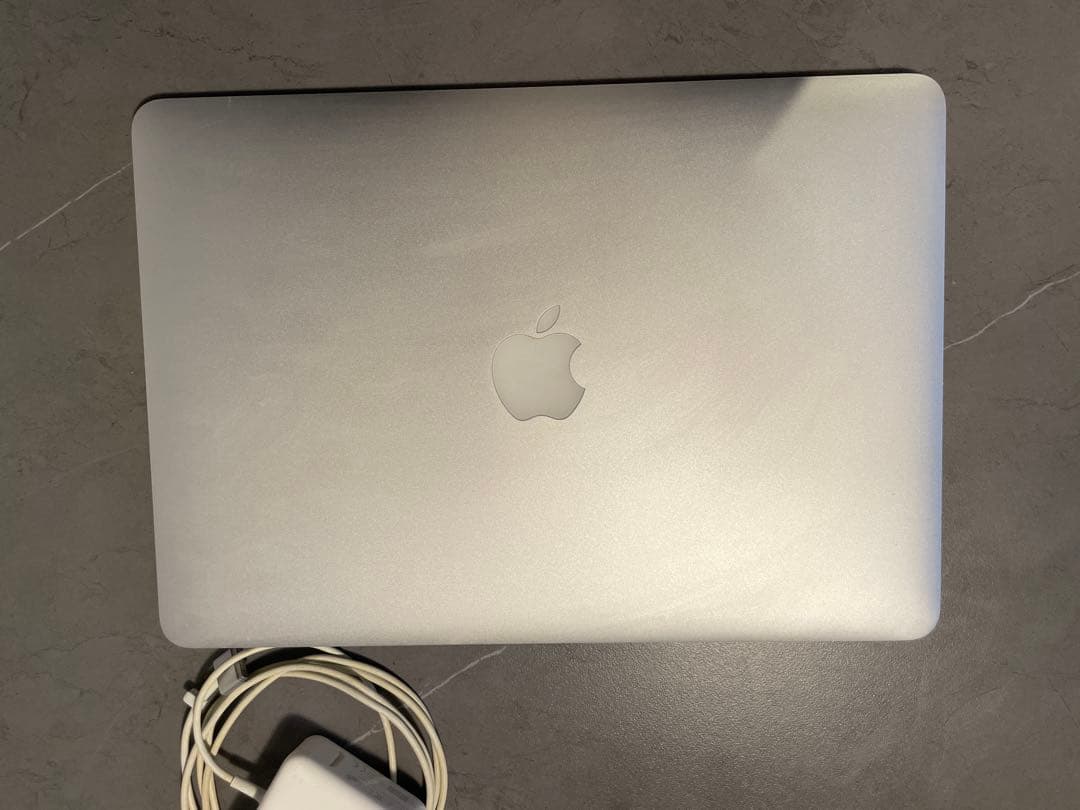MacBook Air 13インチ 2017 / 8GB / 128GB