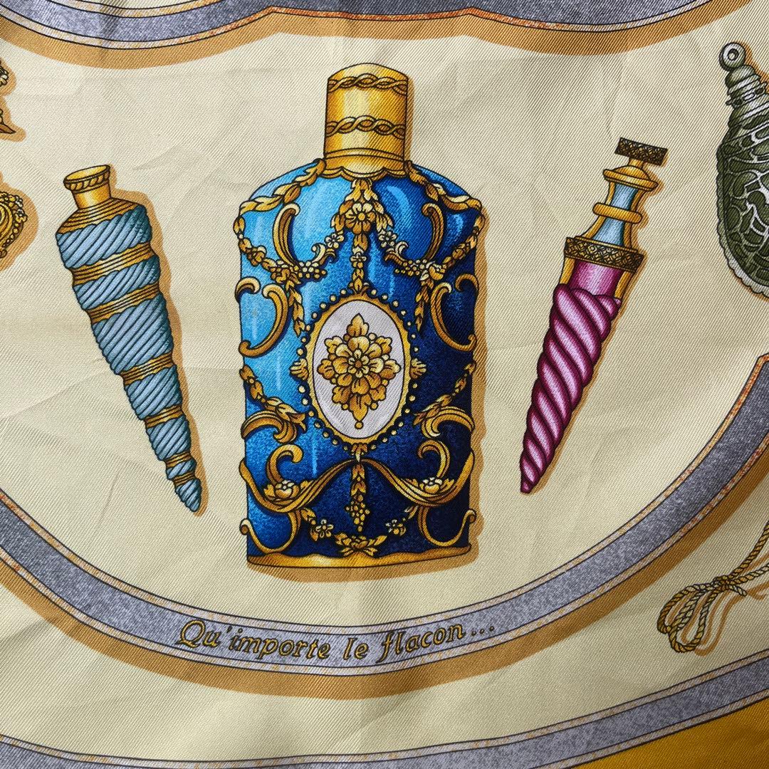HERMES エルメス　カレ　スカーフ　バンダナ　大判　シルク100%