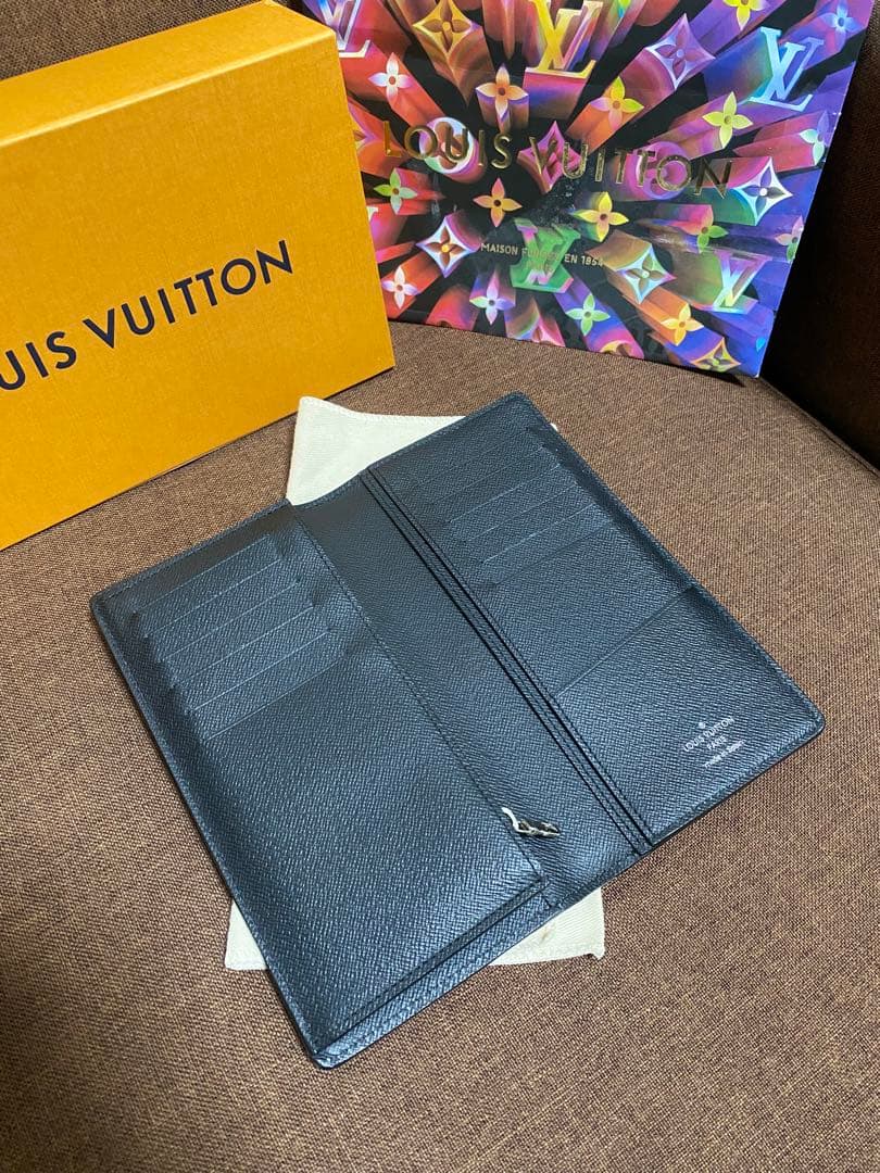 ルイヴィトン エピ ポルトフォイユ・ブラザ 二つ折り長財布