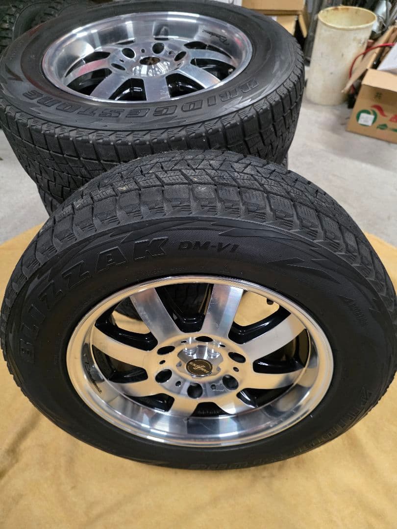 ブリザック 215/65R16スタッドレ 　アルミホイールセット　ハイエース使用