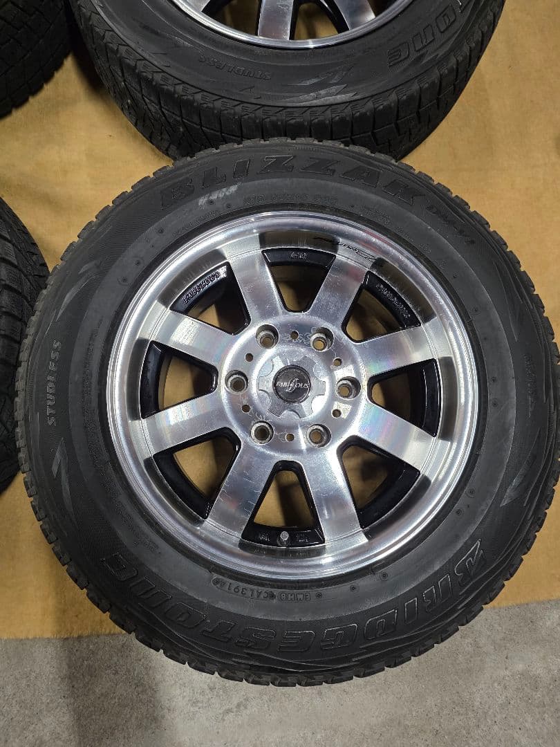 ブリザック 215/65R16スタッドレ 　アルミホイールセット　ハイエース使用