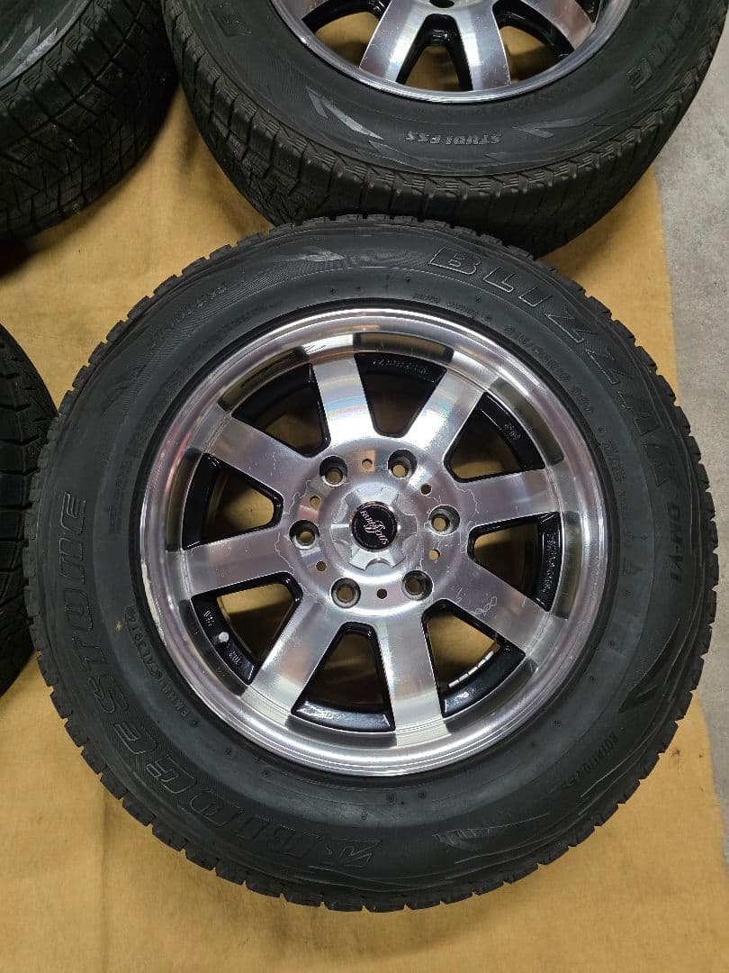 ブリザック 215/65R16スタッドレ 　アルミホイールセット　ハイエース使用