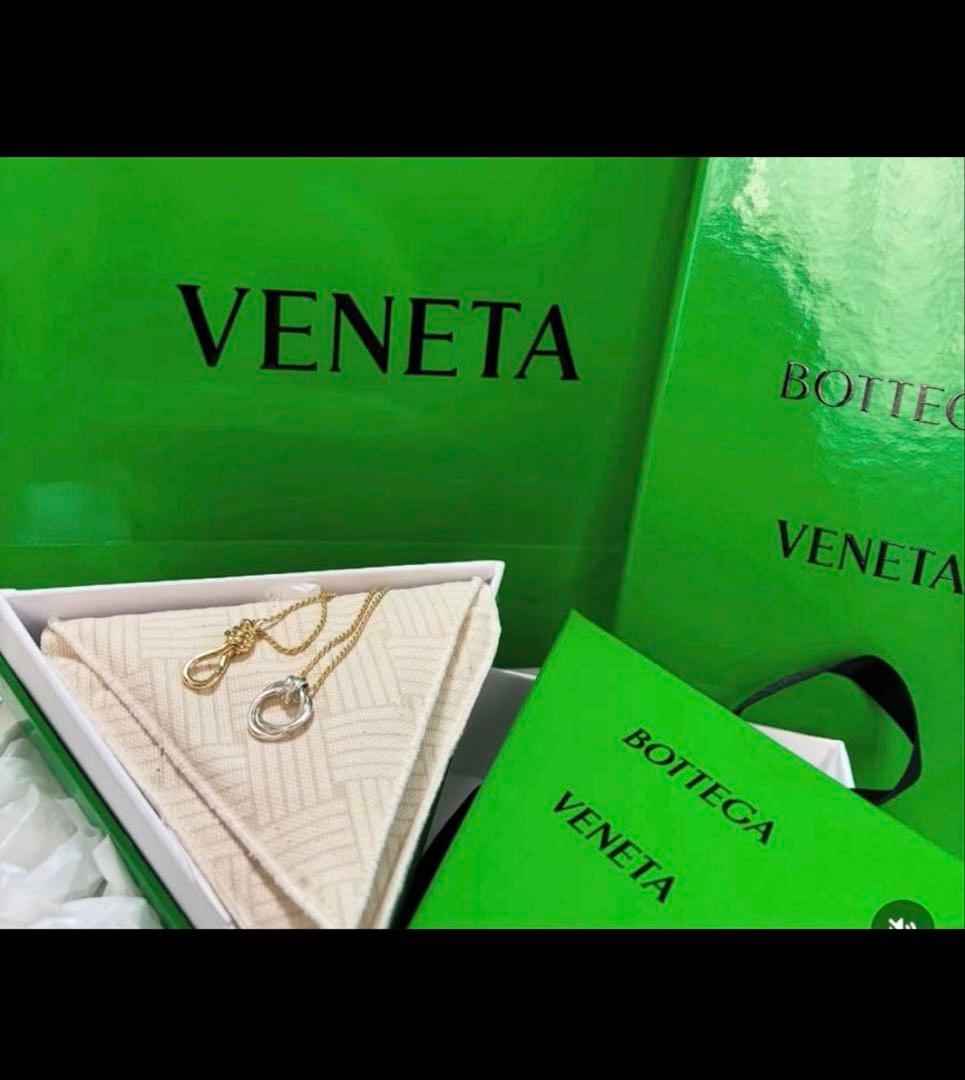 後1日　Bottega Veneta ノットブレスレット