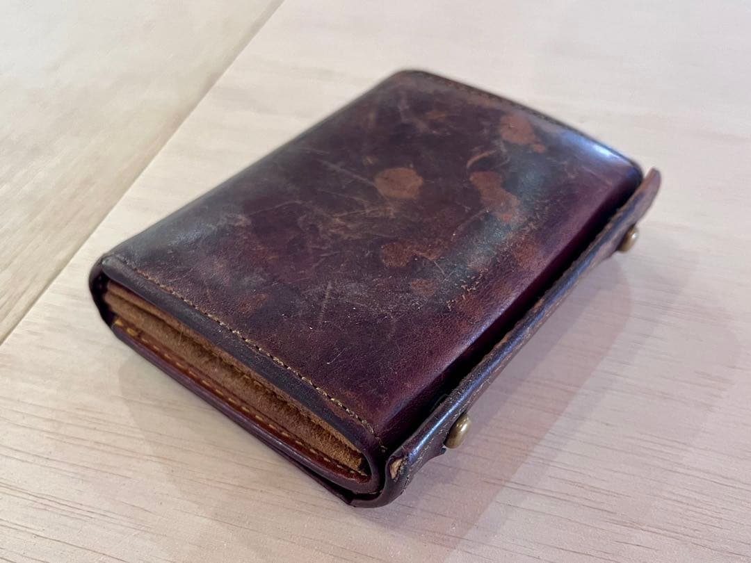 m+ エムピウ　二つ折り財布