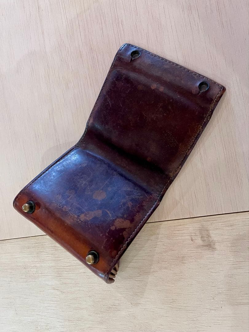 m+ エムピウ　二つ折り財布