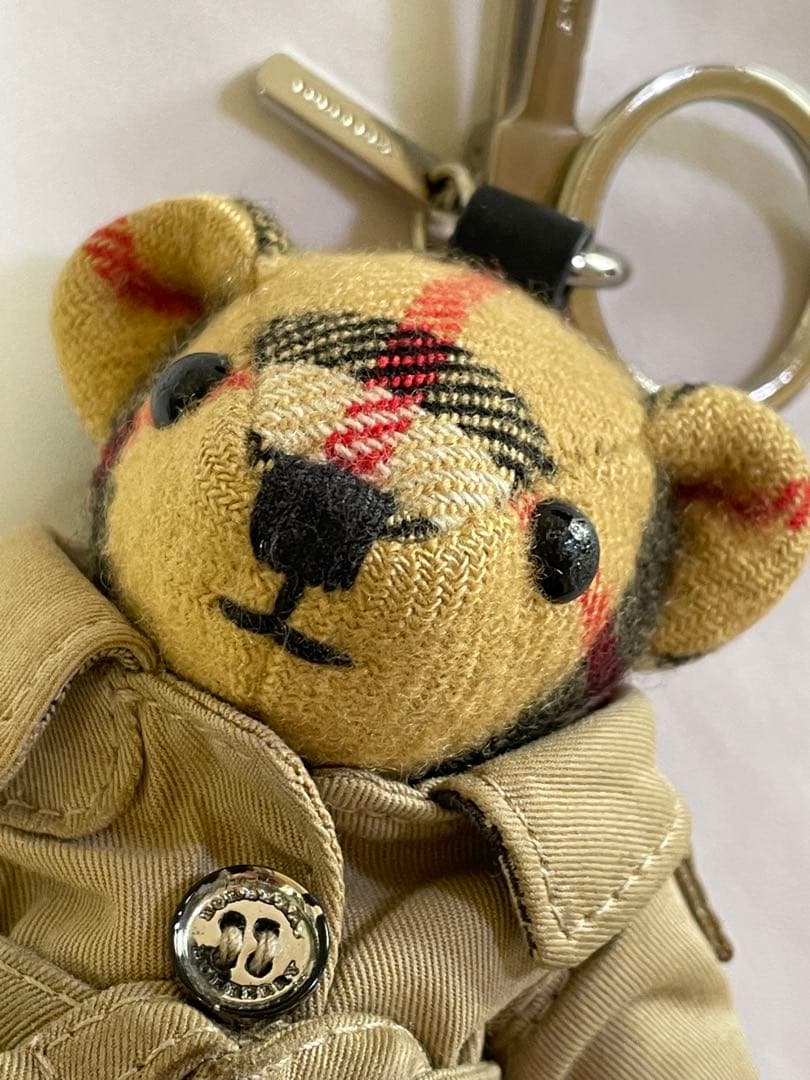 まゆKON ‼️BURBERRY バーバリーベア　トレンチコートキーホルダー