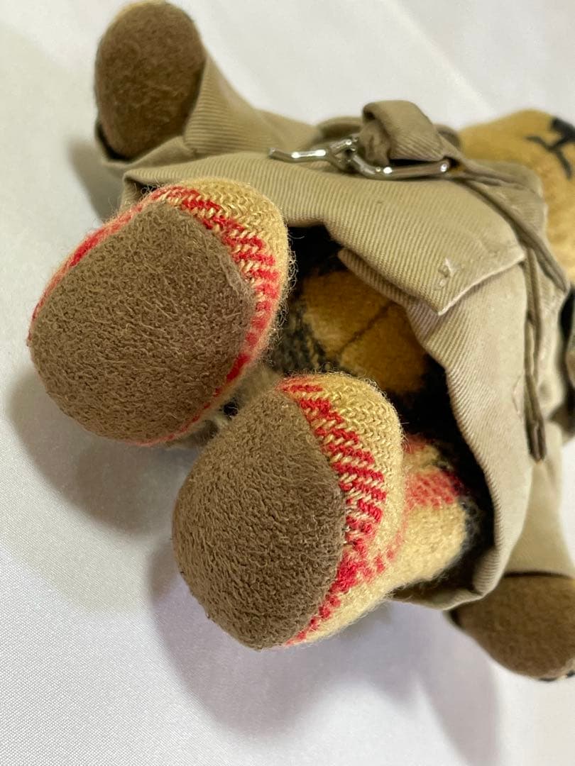 まゆKON ‼️BURBERRY バーバリーベア　トレンチコートキーホルダー