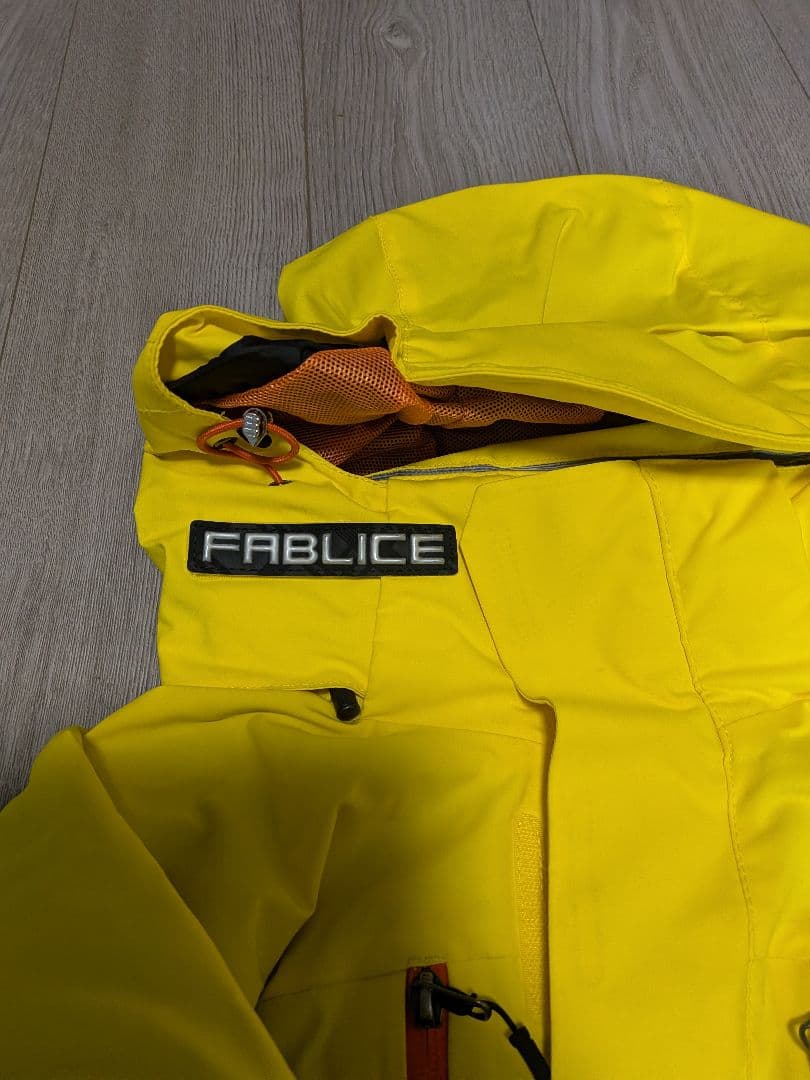 FABLICE 防水イエロージャケット